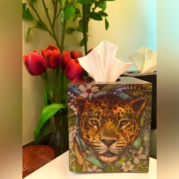 HANDMADE JAGUAR JUNGLE THEMED TISSUE BOX - Picture 1 of 15